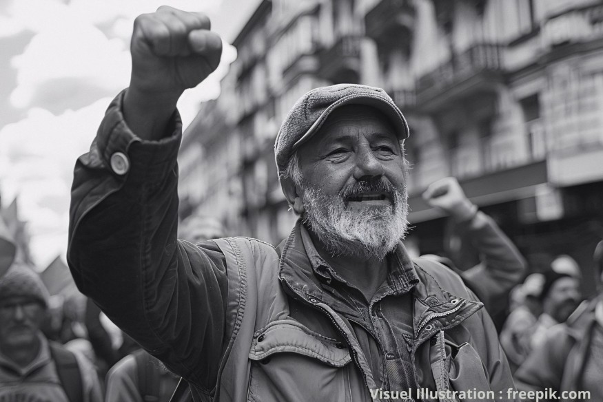 Mobilisation dans le Cher : les retraités descendent dans la rue pour défendre leurs droits
